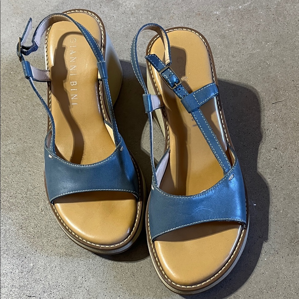 Gianni Bini Blue Leather Sandals